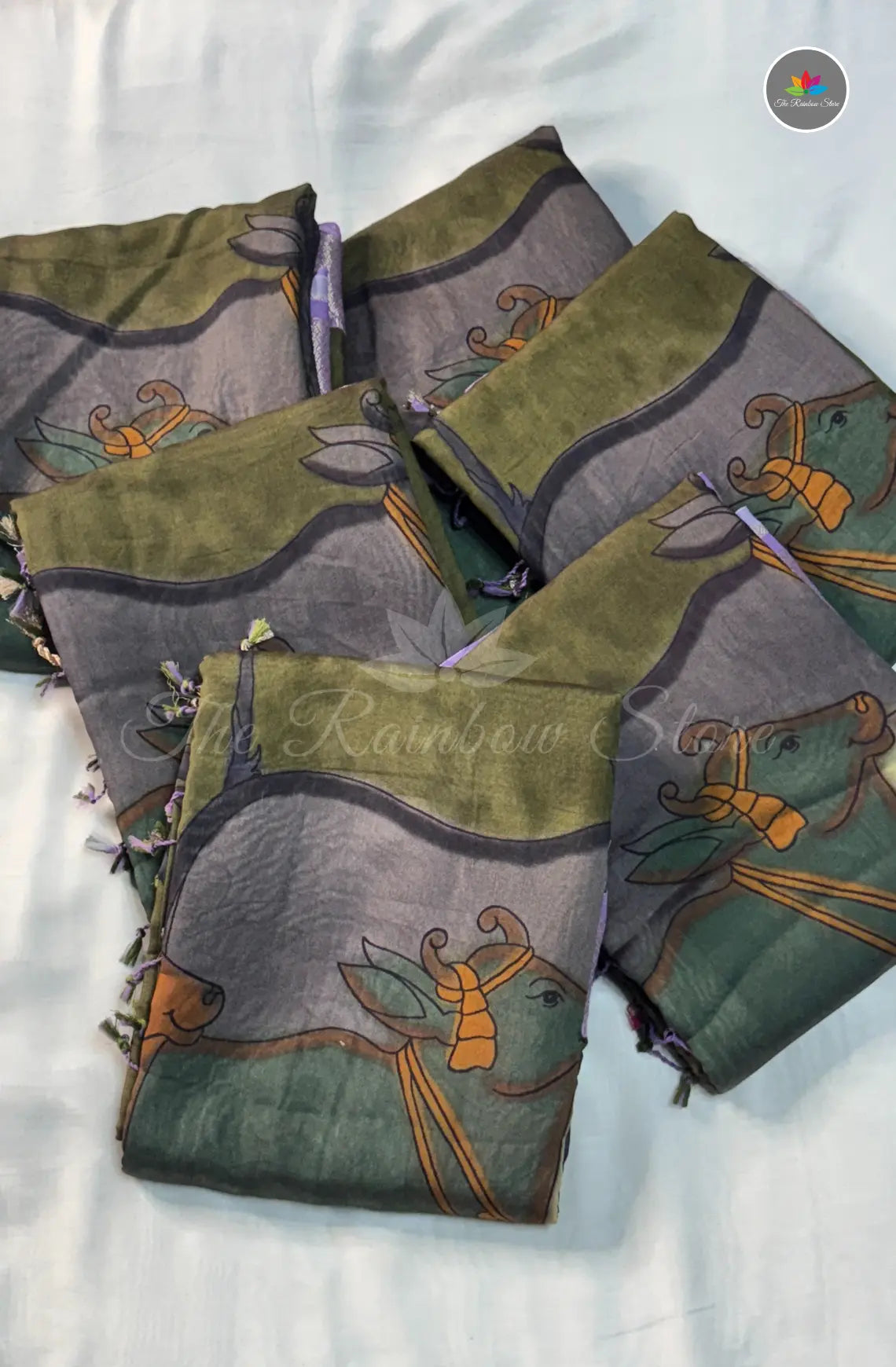 Elegant Ruby Silk with Animal Motifs - Olive Grey